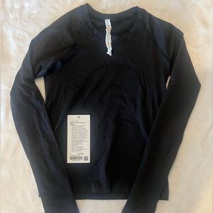 Lululemon Swiftly Tech Long-Sleeve Shirt
2.0 *Race Lengh SIZE 4
